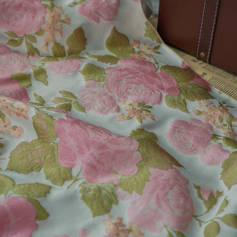Tissu Jacquard Rose Teint en F - Beauty Flower Makeup avis et prix